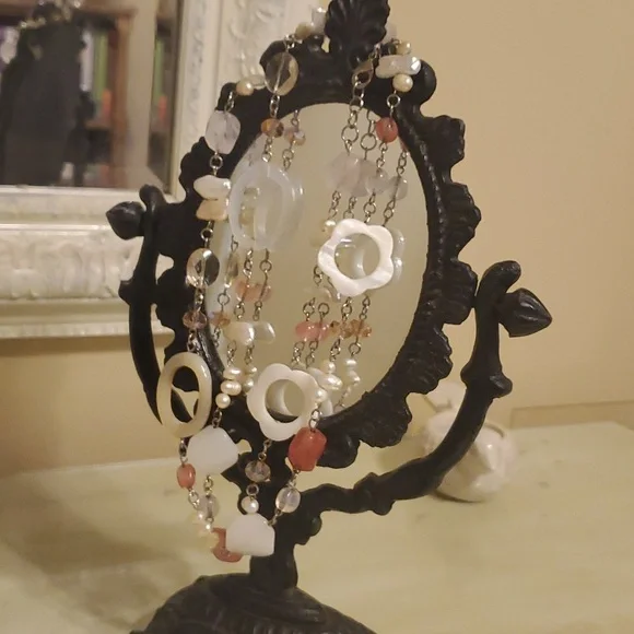 Gorgeous flower necklace - Picture 4 of 5